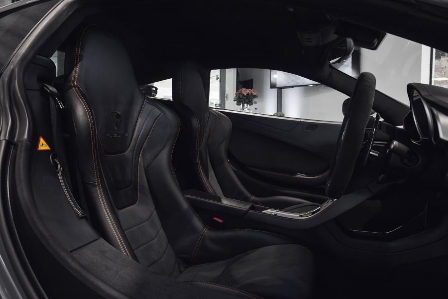 Интерьер McLaren MP4-12C Project Twelve SV by Mulgari 2017 года  (фото 3 из 9)
